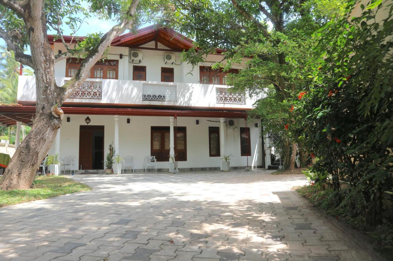 Bed and Breakfast Mango Tree House Берувала Экстерьер фото